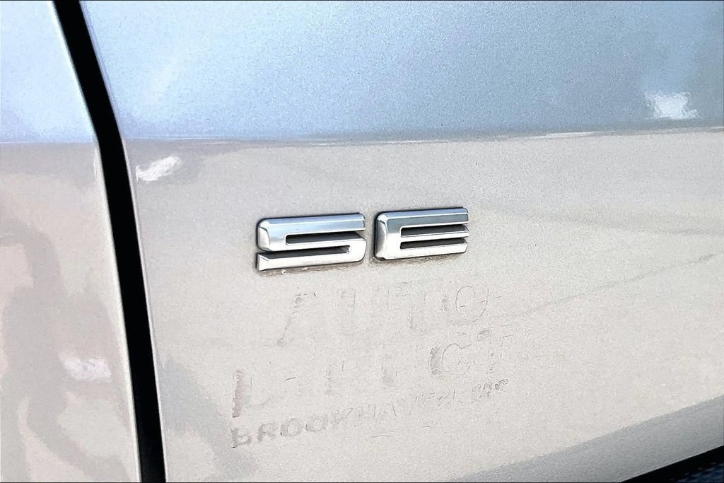 Used 2021 Ford Escape SE w/ Convenience Package FWD image 9
