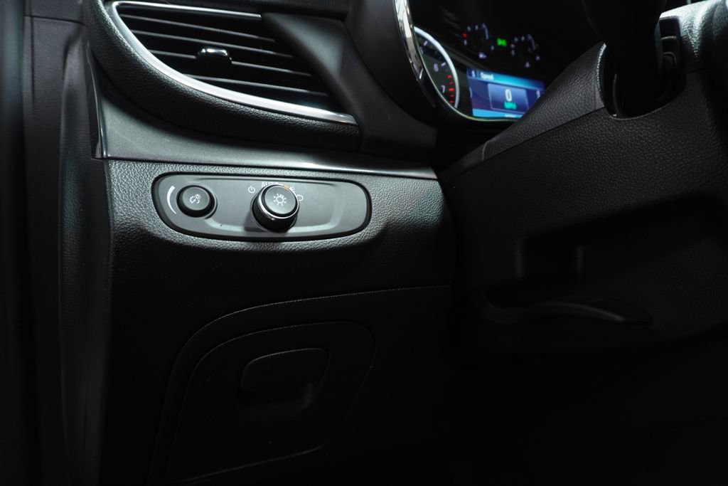 Used 2022 Buick Encore Preferred AWD/4WD image 20