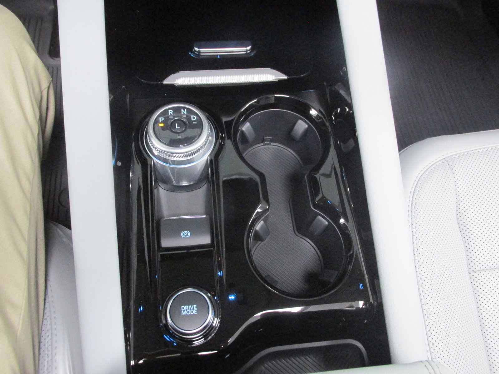 New 2025 Ford Explorer Platinum w/ Ultimate Package image 37