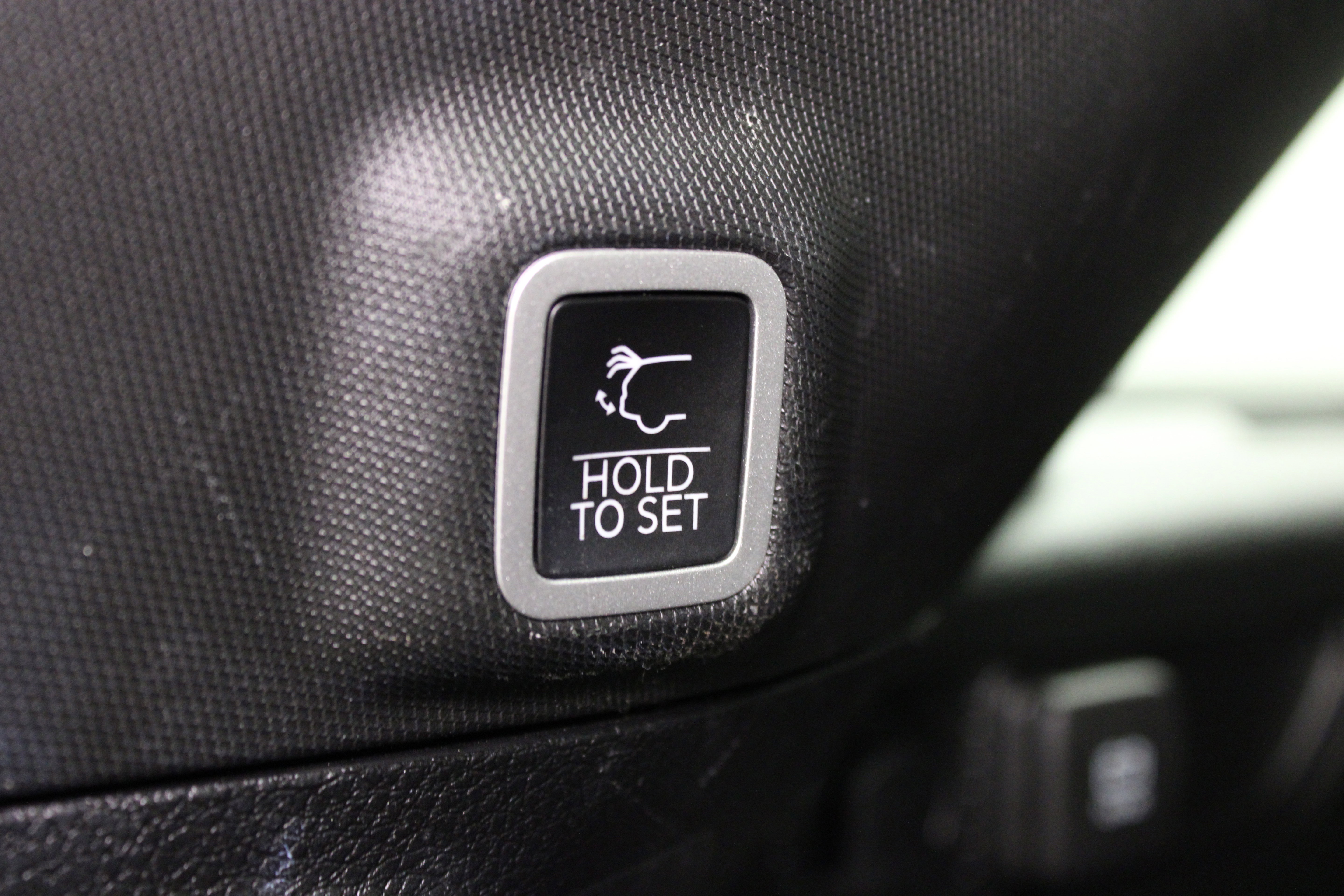 Used 2023 Jeep Grand Cherokee Altitude AWD/4WD image 13