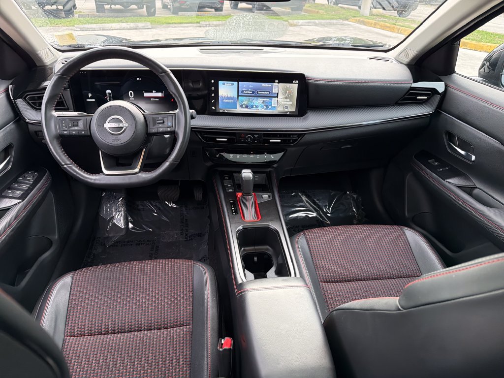 Used 2025 Nissan Kicks SR w/ SR Premium Package FWD image 15
