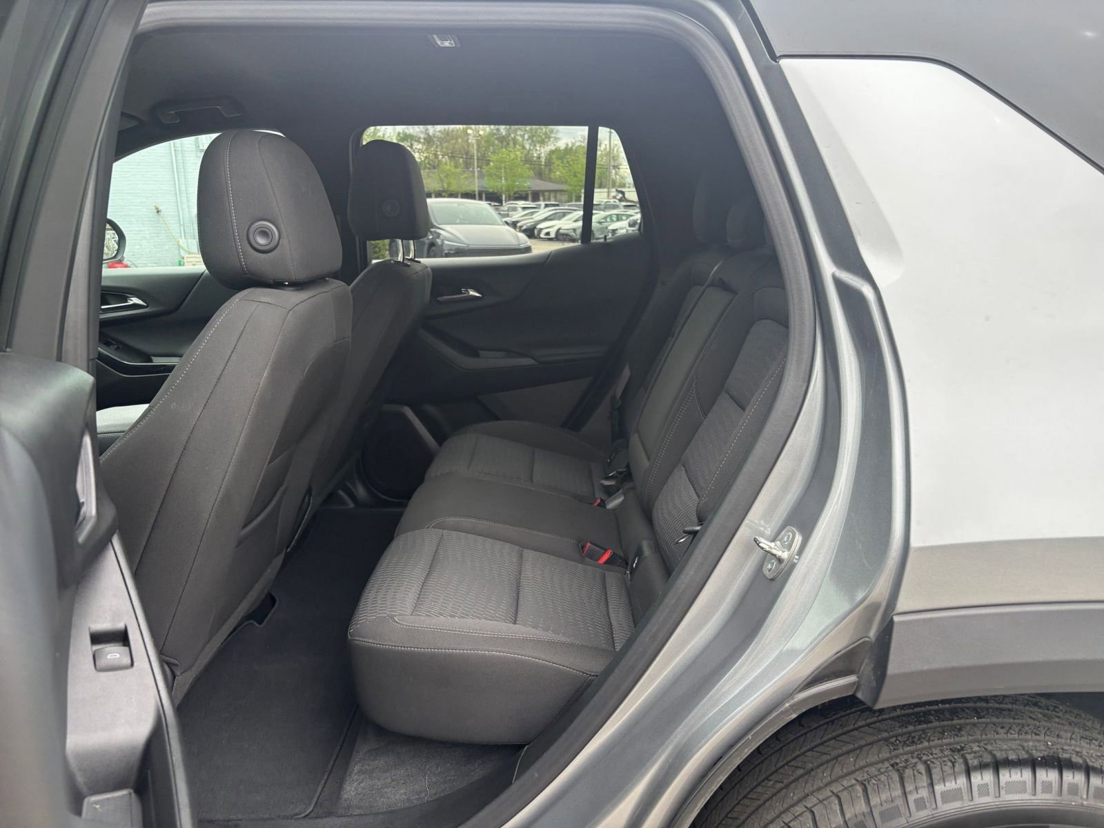 Used 2025 Chevrolet Equinox LT AWD/4WD image 24