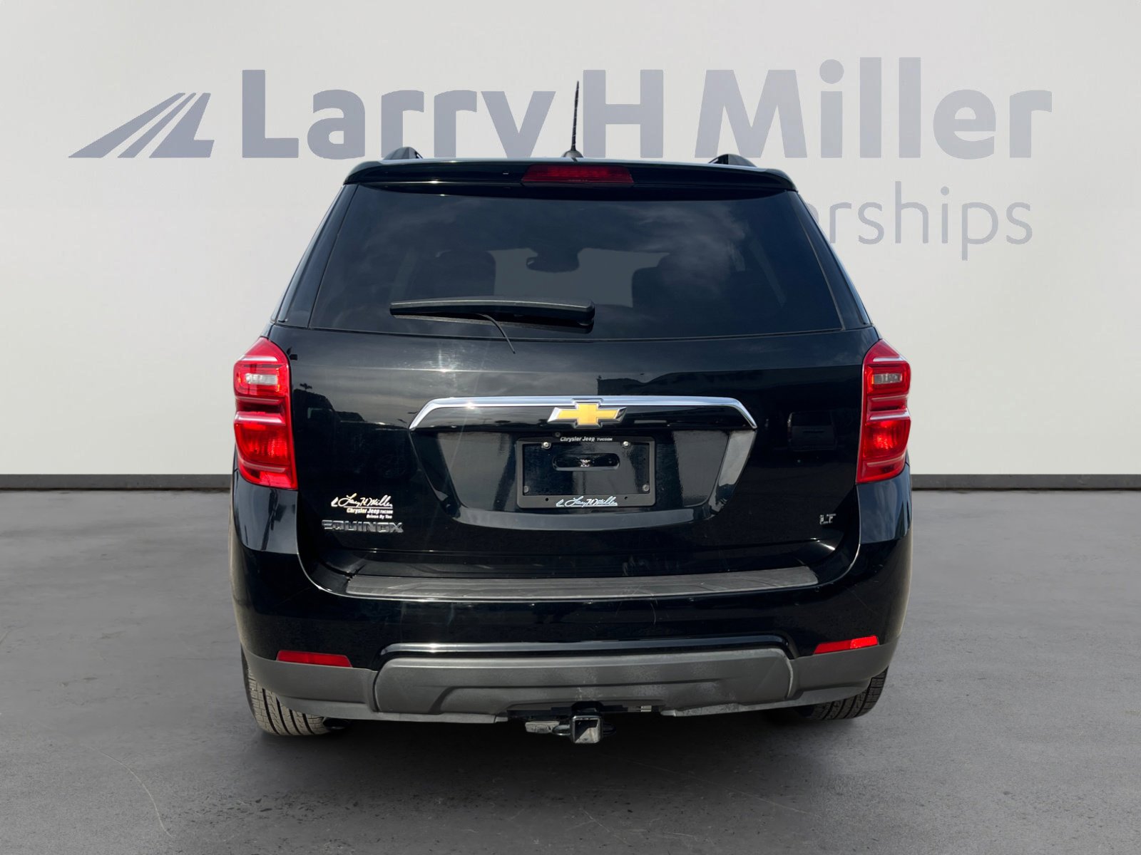 Used 2017 Chevrolet Equinox LT w/ Convenience Package image 4