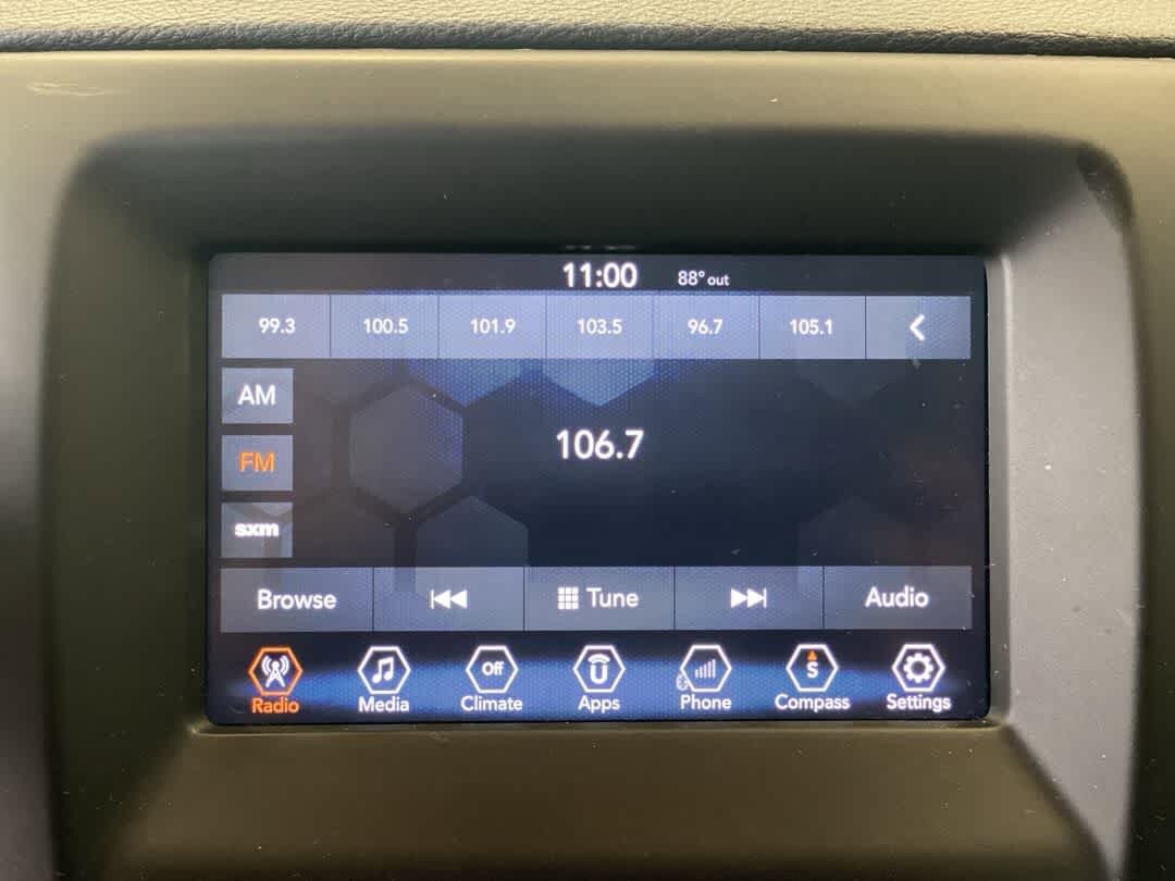 Used 2018 Jeep Compass Latitude w/ Popular Equipment Group AWD/4WD image 19