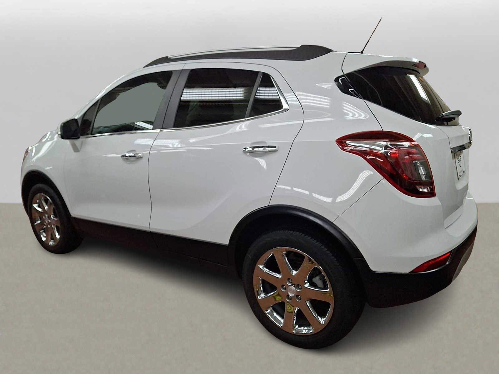 Used 2019 Buick Encore Essence w/ Experience Buick Package image 5