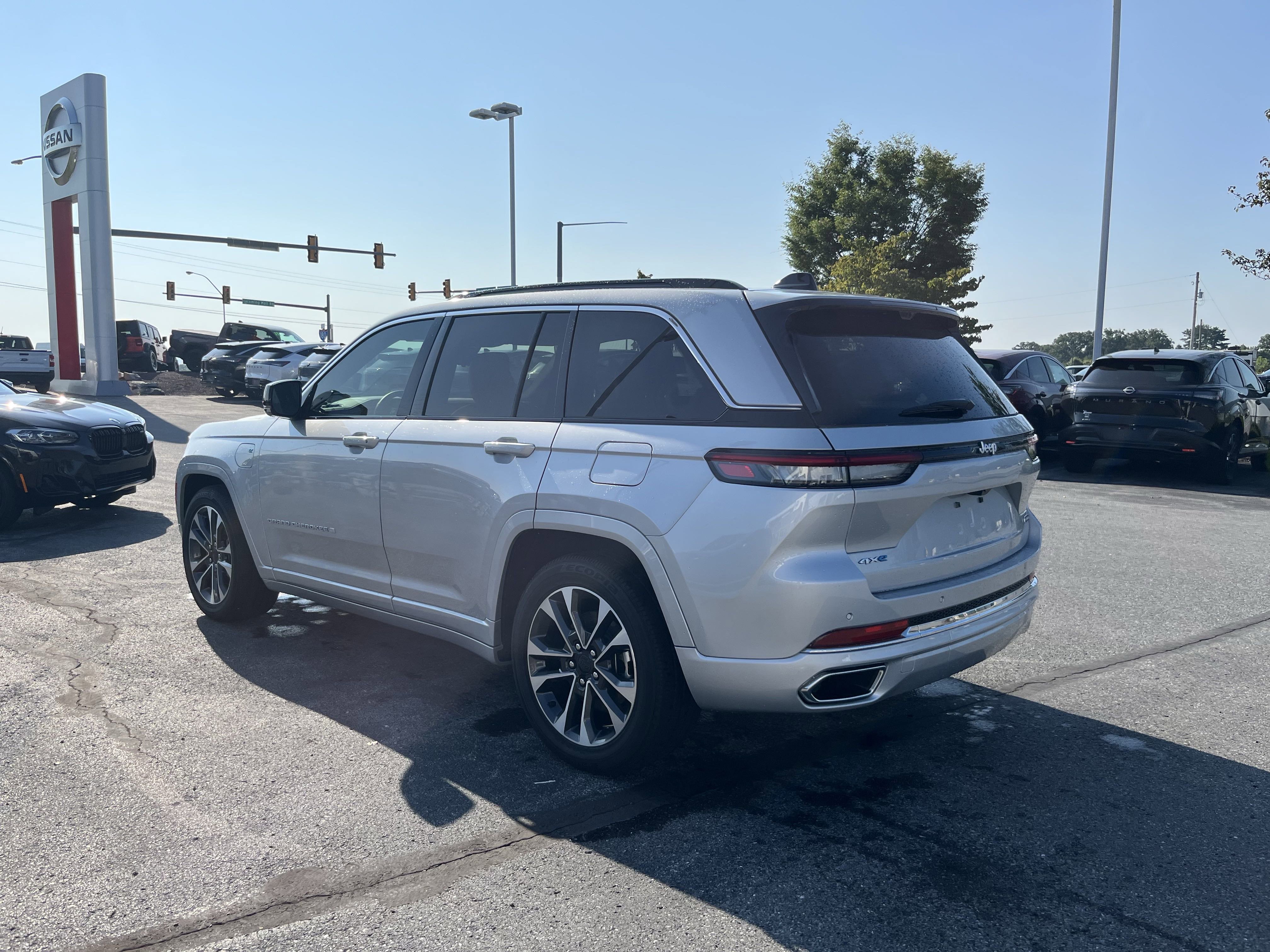 Used 2024 Jeep Grand Cherokee Overland w/ Advanced Protech Group III image 6