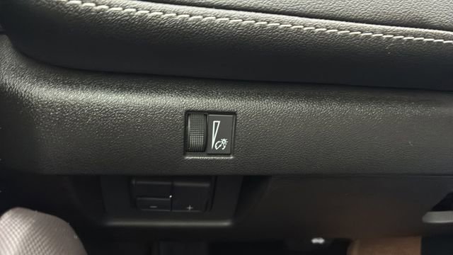 Certified 2024 Chevrolet Colorado LT w/ LT Convenience Package image 14