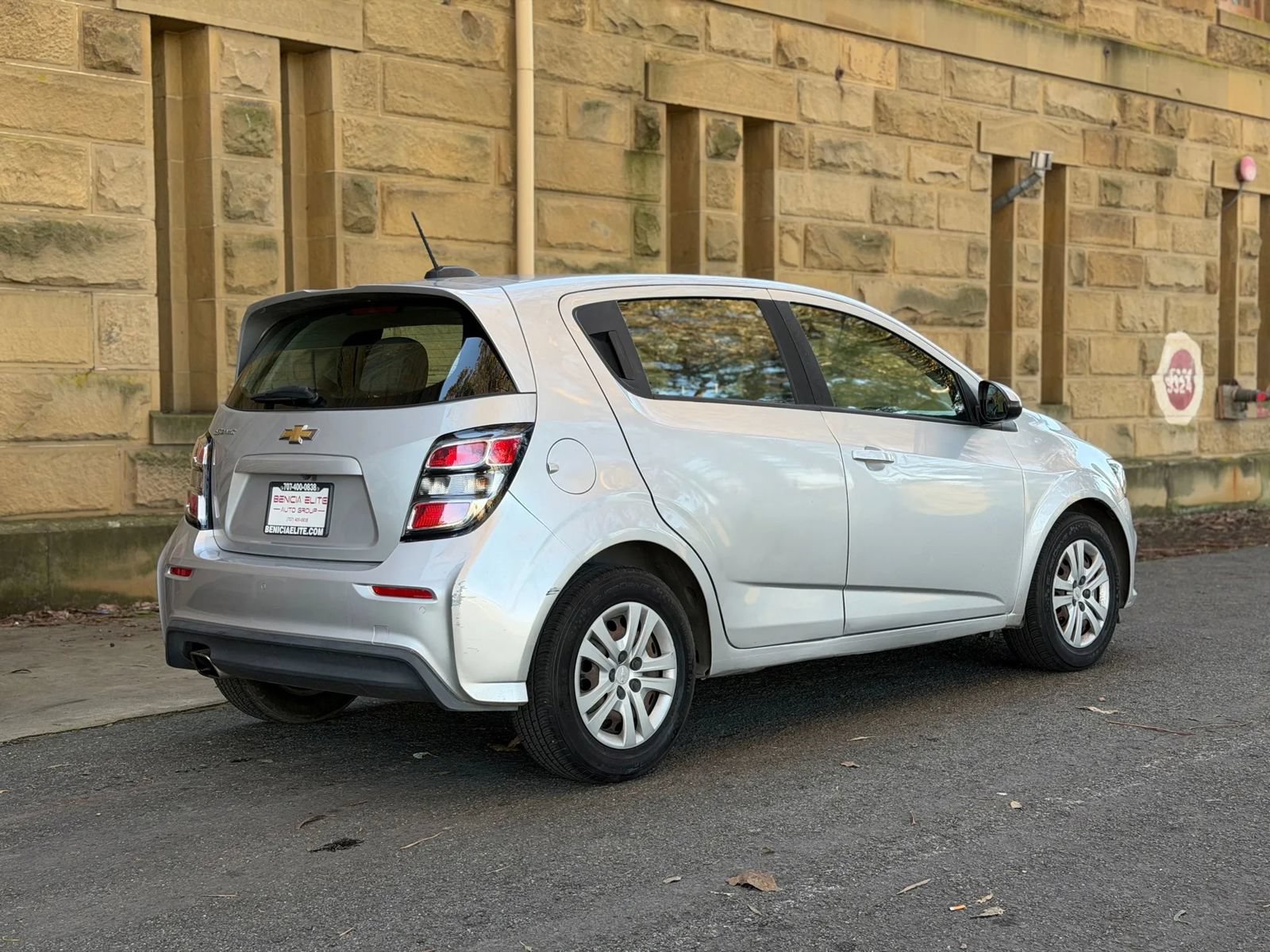 Used 2020 Chevrolet Sonic LT FWD image 4