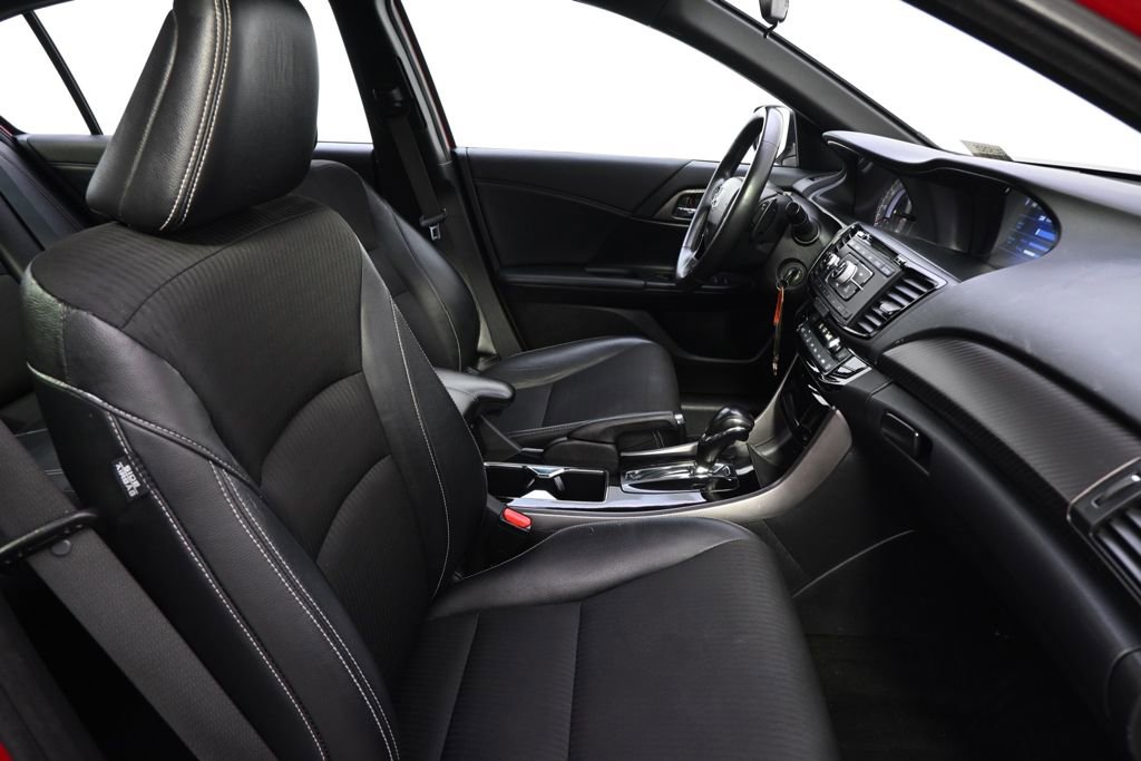 Used 2016 Honda Accord Sport image 11