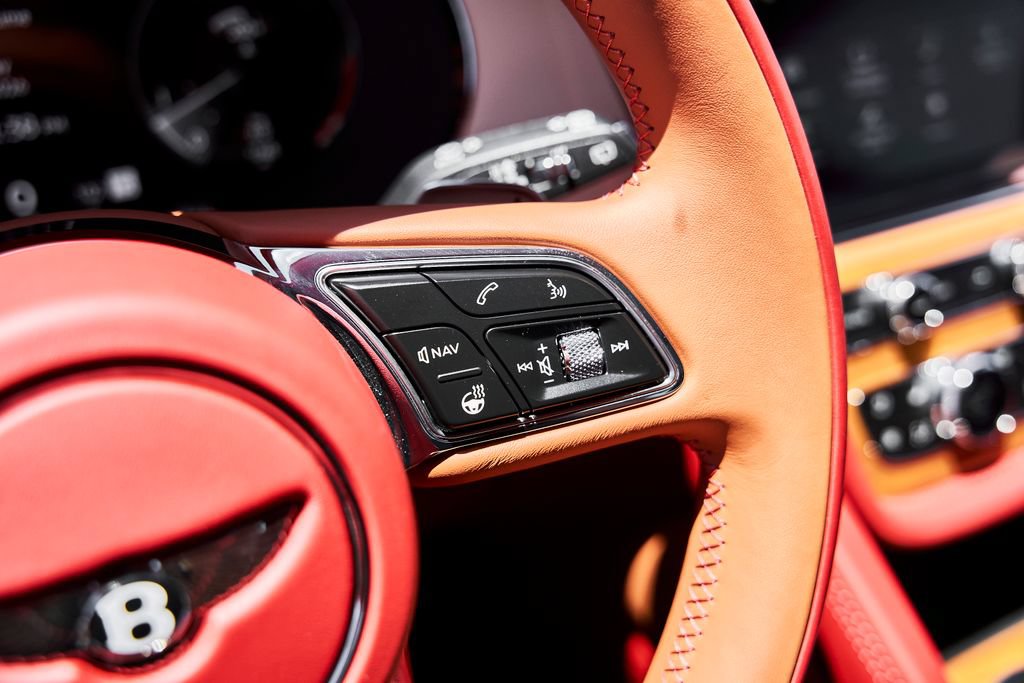 Used 2023 Bentley Bentayga AWD/4WD image 63
