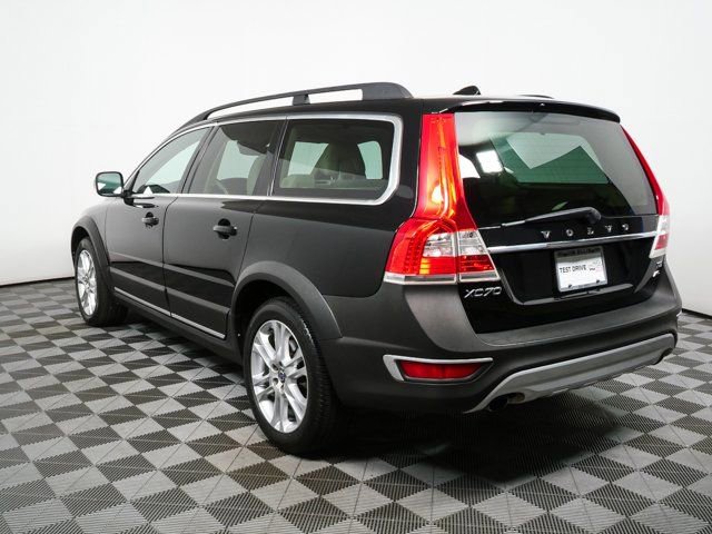 Used 2016 Volvo XC70 T5 Premier w/ Proximity Package image 27