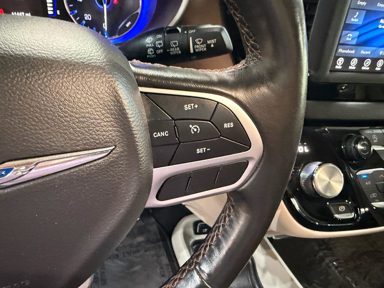 Used 2019 Chrysler Pacifica Touring-L image 43