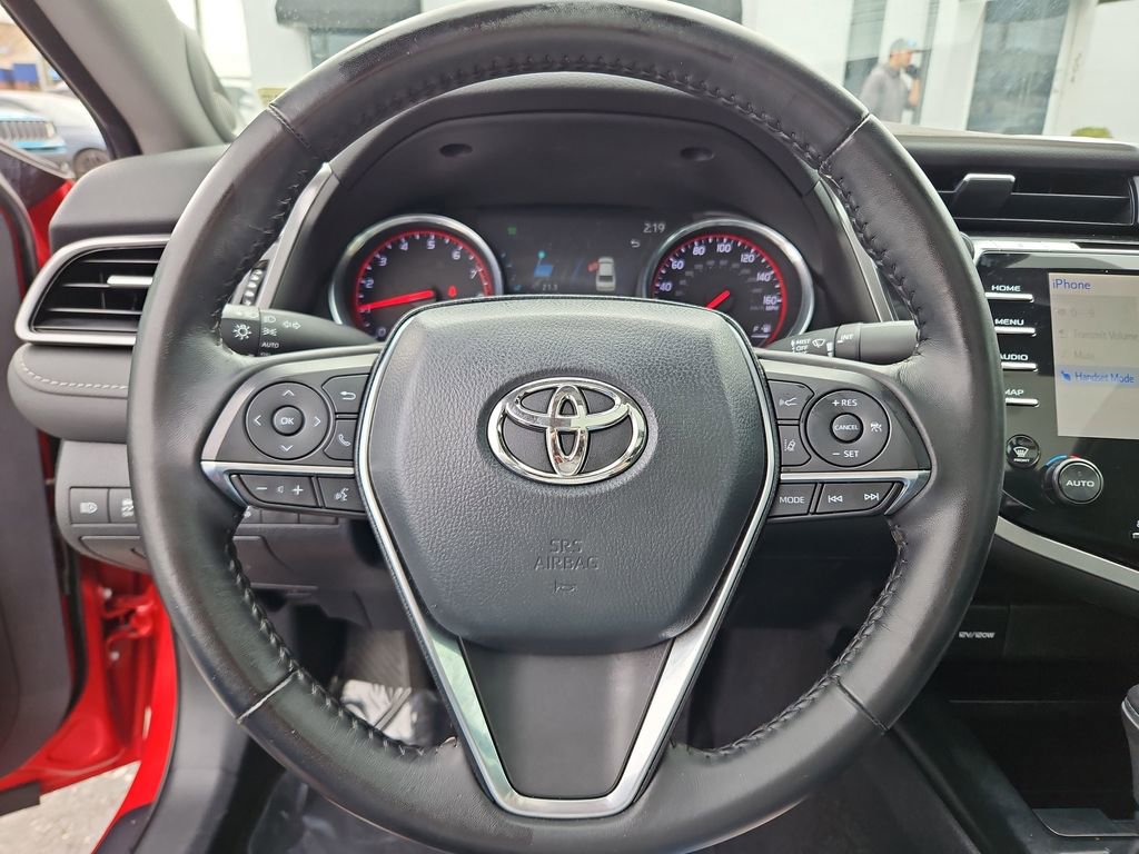 Used 2019 Toyota Camry XSE image 10