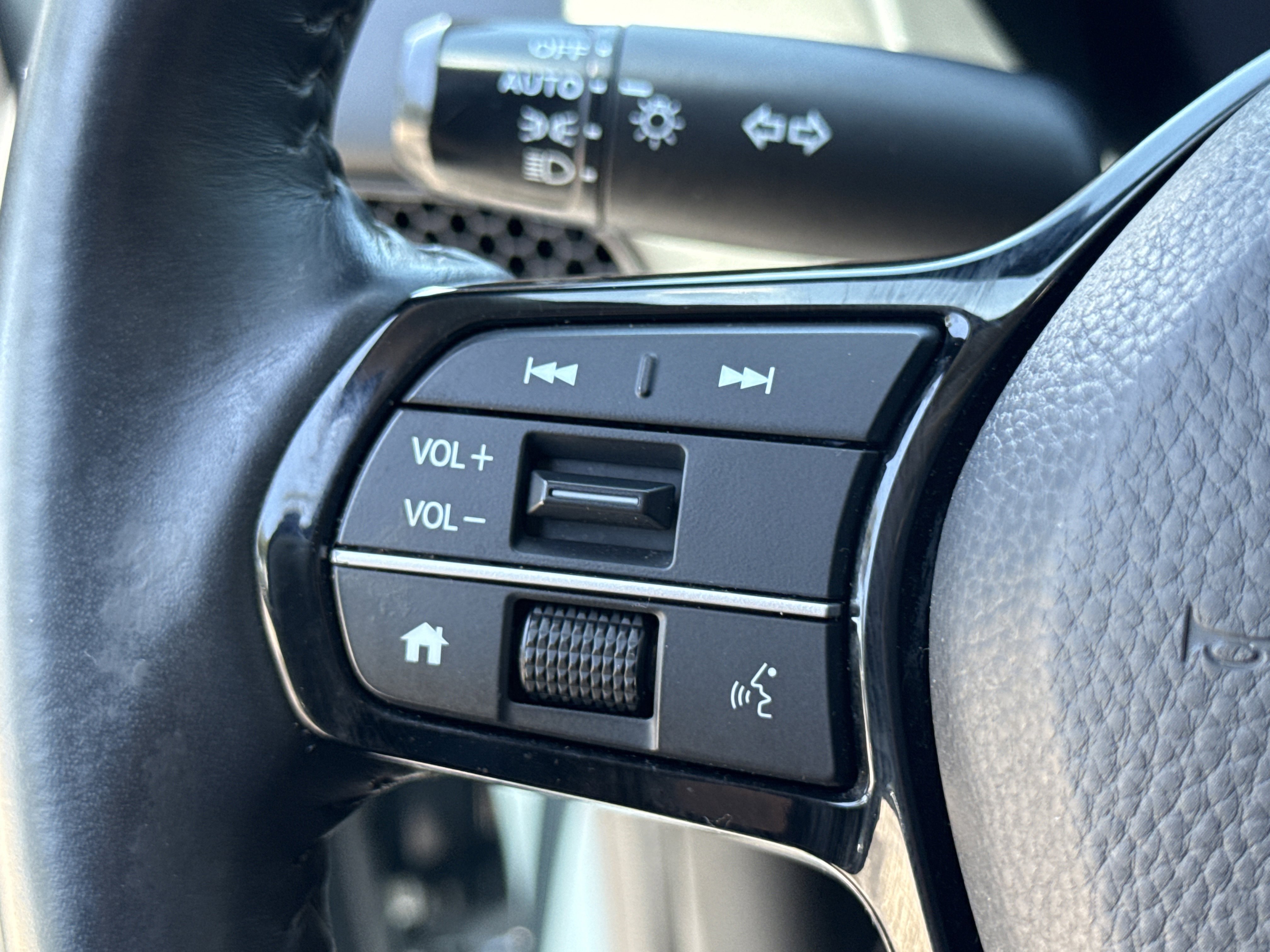 Certified 2024 Honda HR-V EX-L image 33
