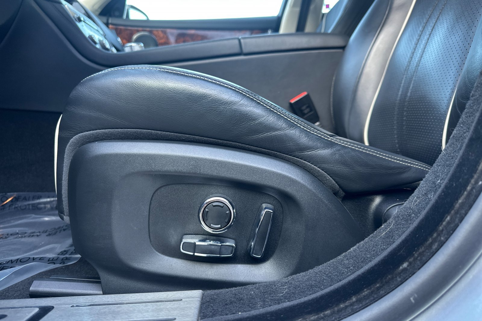 Used 2019 Jaguar XJ R-Sport image 14