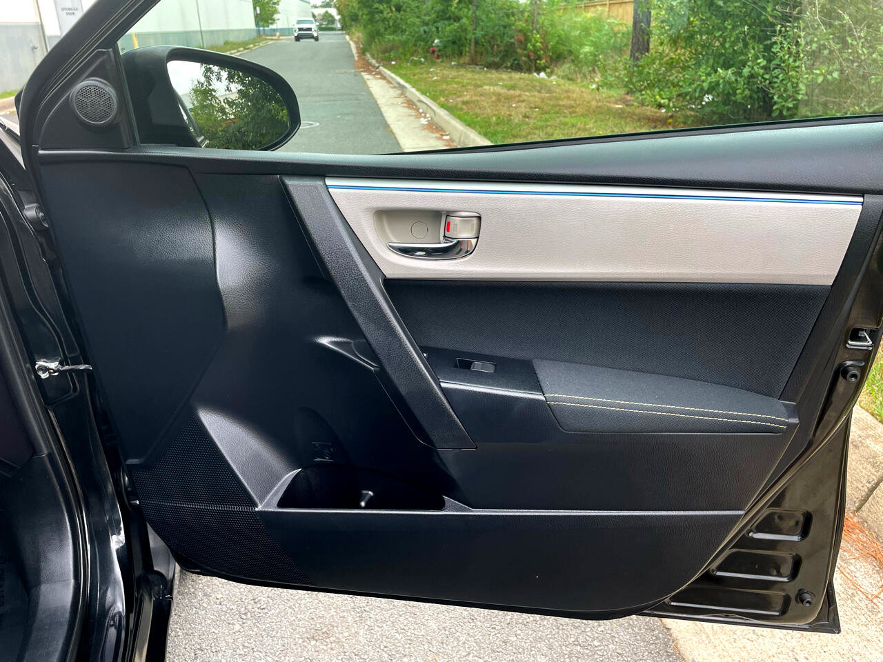 Used 2014 Toyota Corolla LE Premium image 19