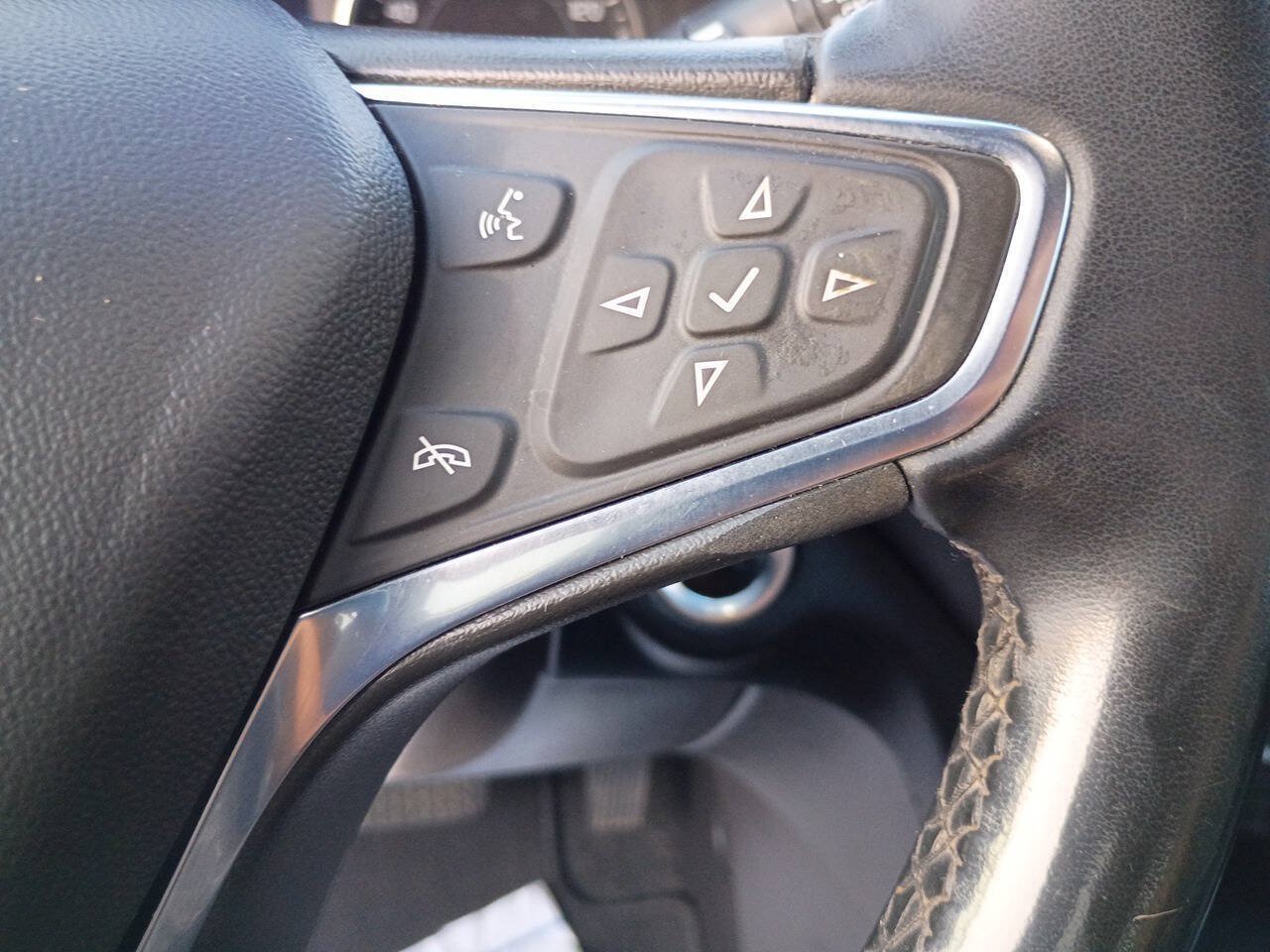Used 2024 Chevrolet Equinox LT w/ Driver Convenience Package AWD/4WD image 10