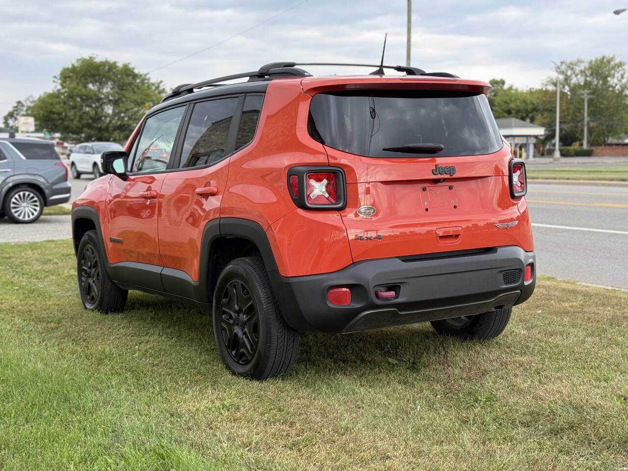 Used 2018 Jeep Renegade Trailhawk image 5