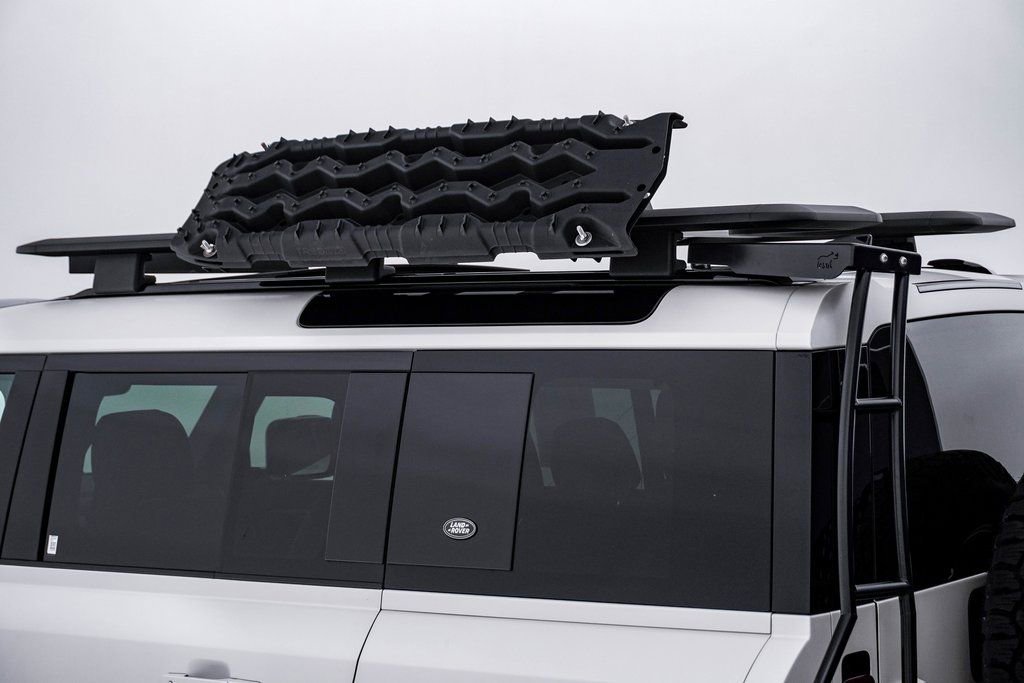 Used 2024 Land Rover Defender 110 S image 18