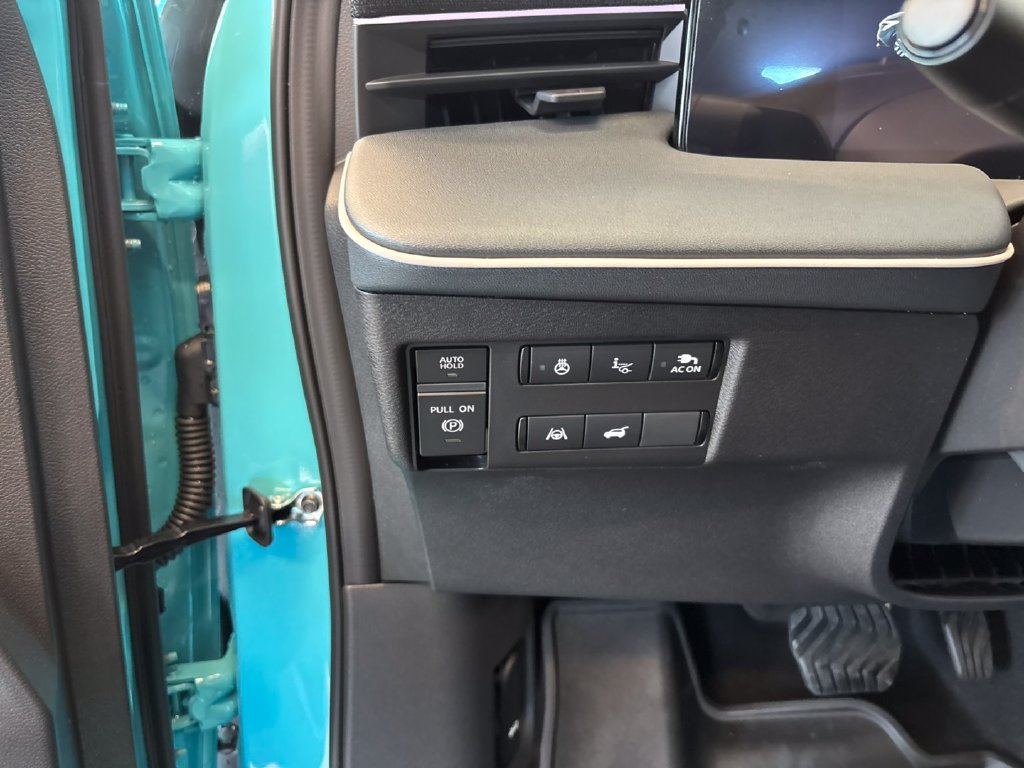 New 2026 Nissan Leaf Platinum+ w/ Cargo Package (Platinum+) FWD image 15