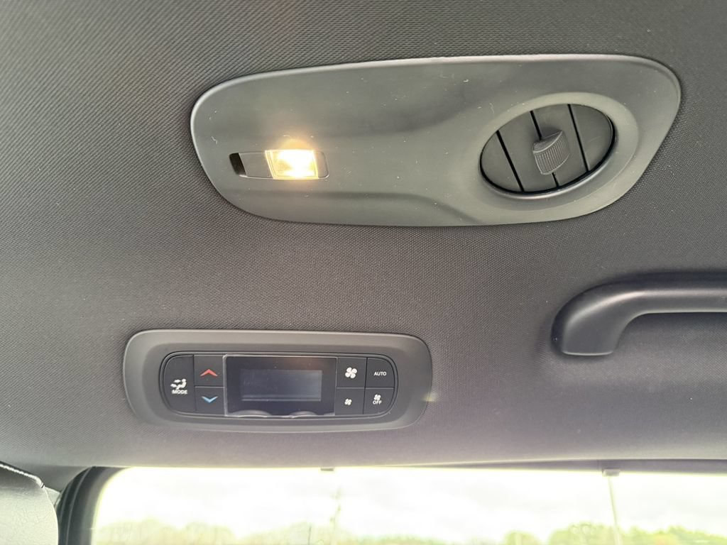 New 2026 Chrysler Pacifica Select w/ S Appearance Package FWD image 15