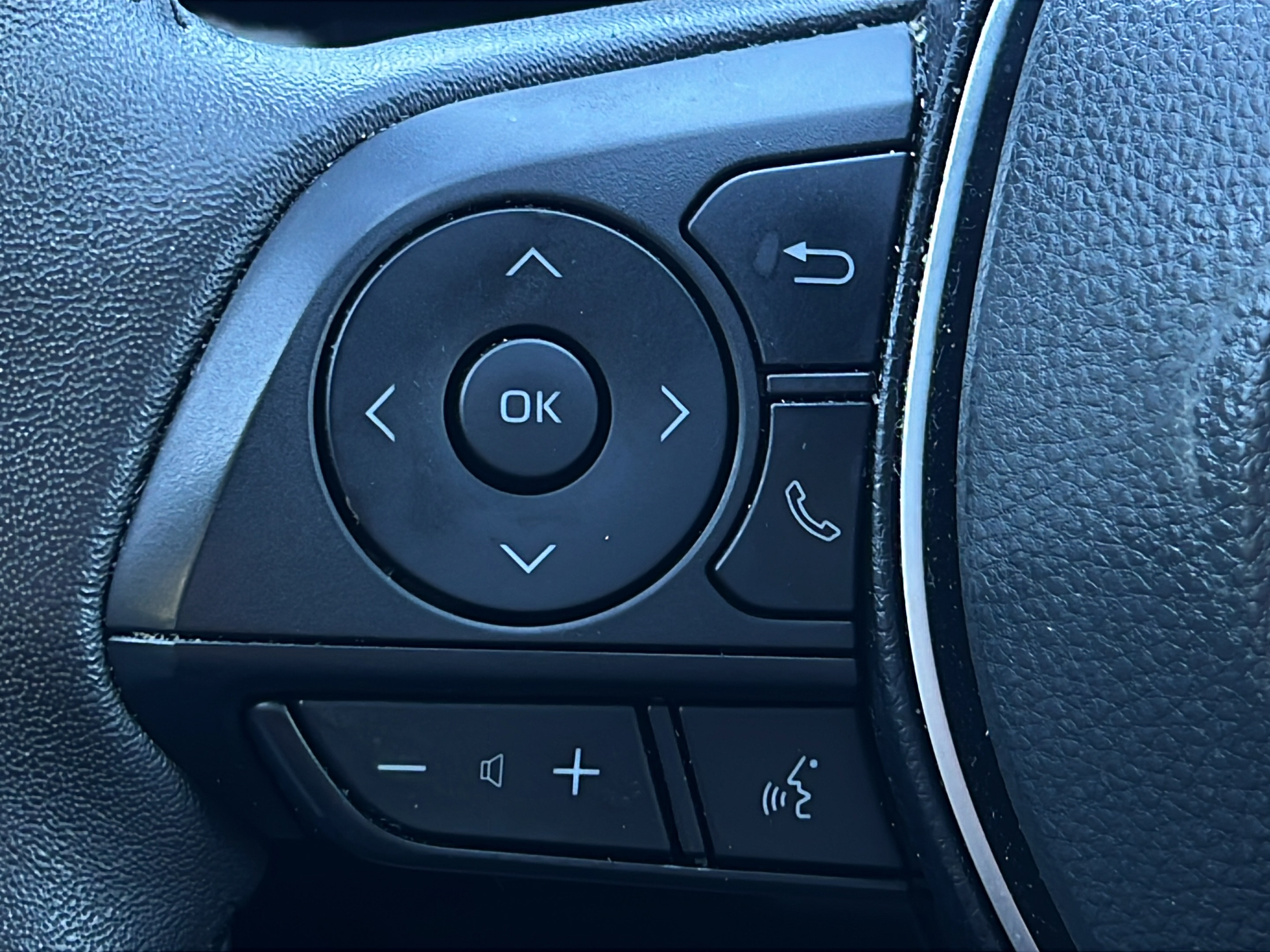 Used 2023 Toyota RAV4 Limited AWD/4WD image 19