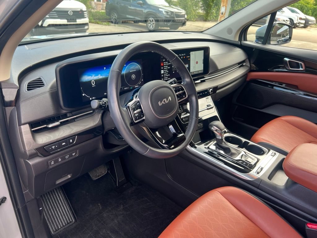 Certified 2023 Kia Carnival SX FWD image 6