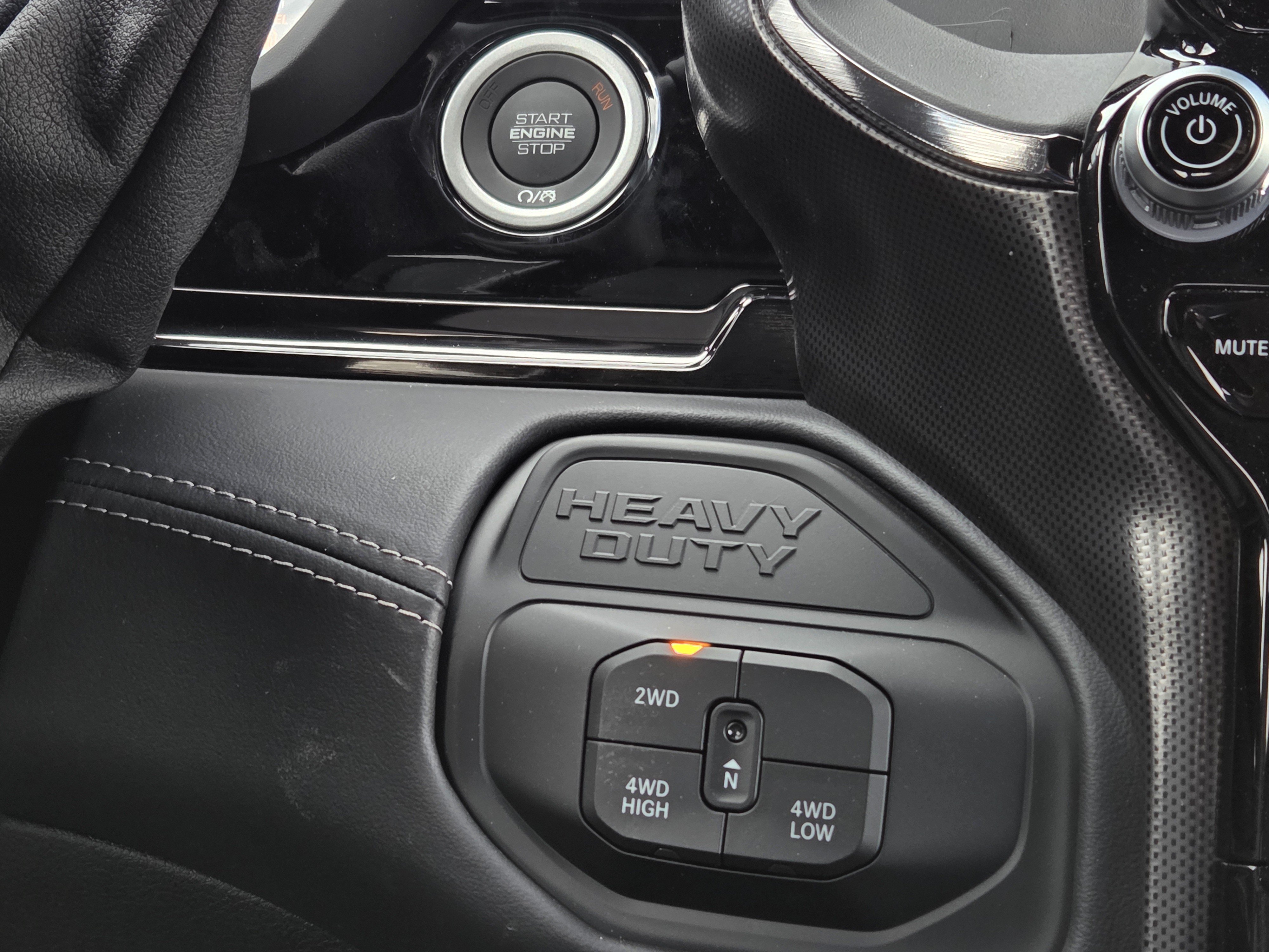 New 2026 RAM 2500 Limited AWD/4WD image 13