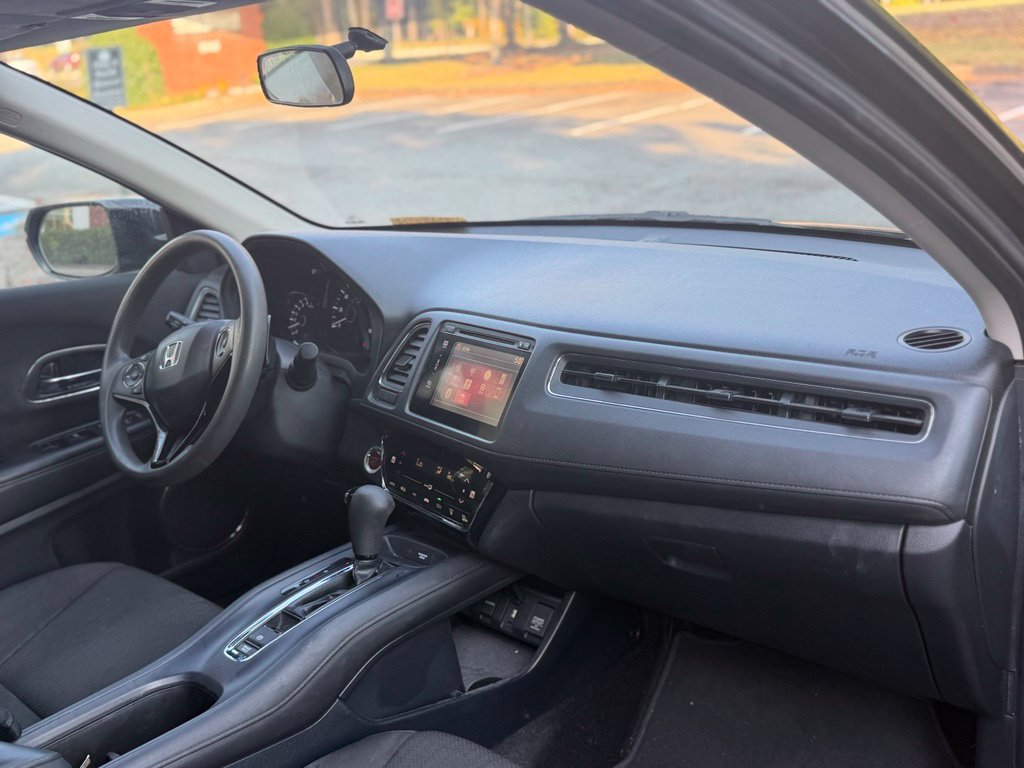 Used 2018 Honda HR-V EX image 16