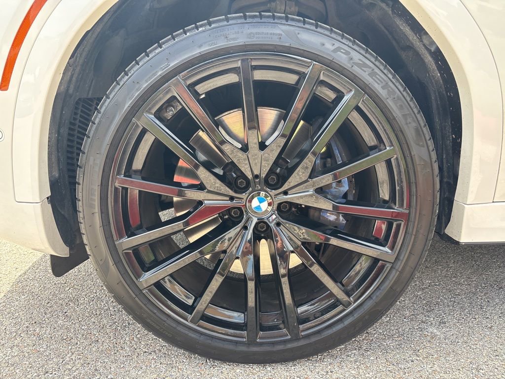 Used 2021 BMW X6 M50i w/ Executive Package AWD/4WD image 9