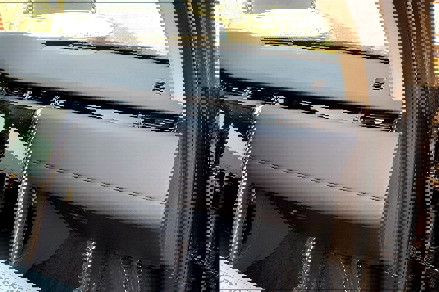 Used 2024 Land Rover Discovery Sport S image 18