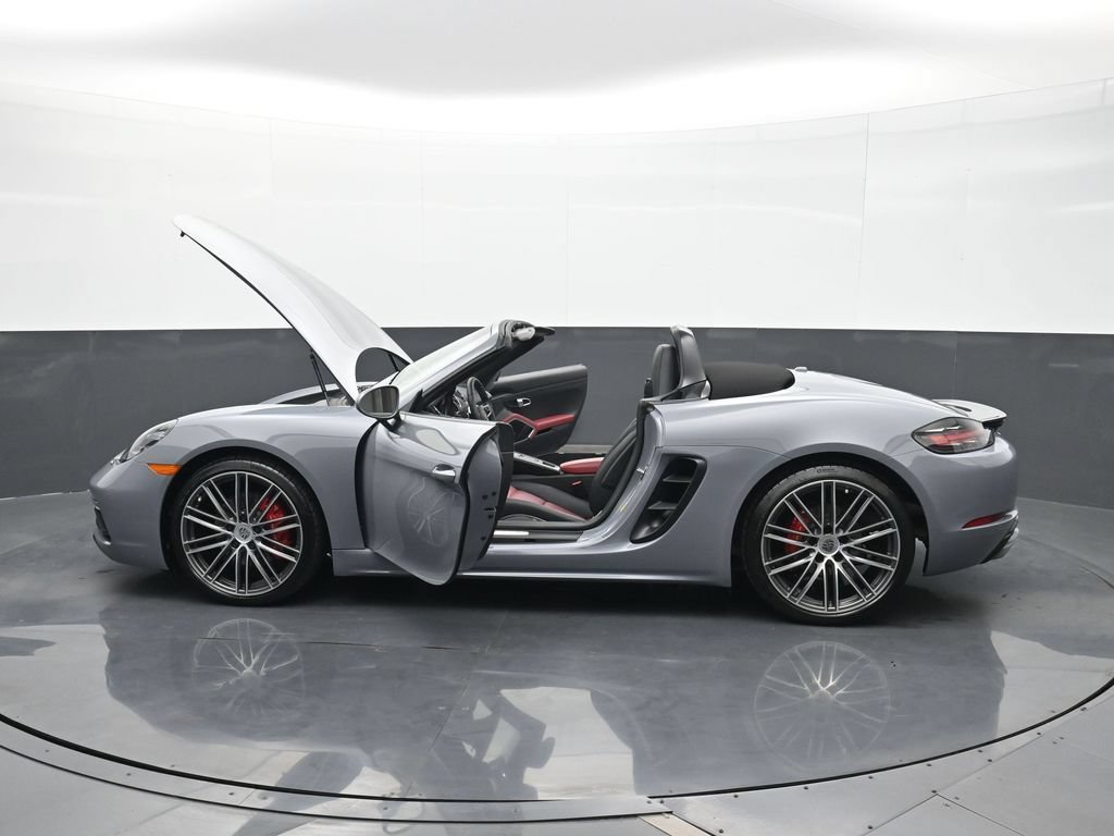 Certified 2025 Porsche 718 Boxster S RWD image 23