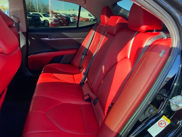 Used 2018 Toyota Camry XSE image 17