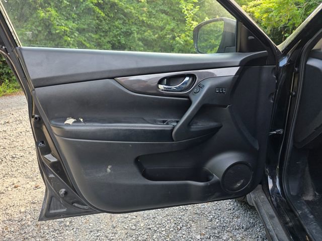 Used 2019 Nissan Rogue SV w/ Premium Package FWD image 15