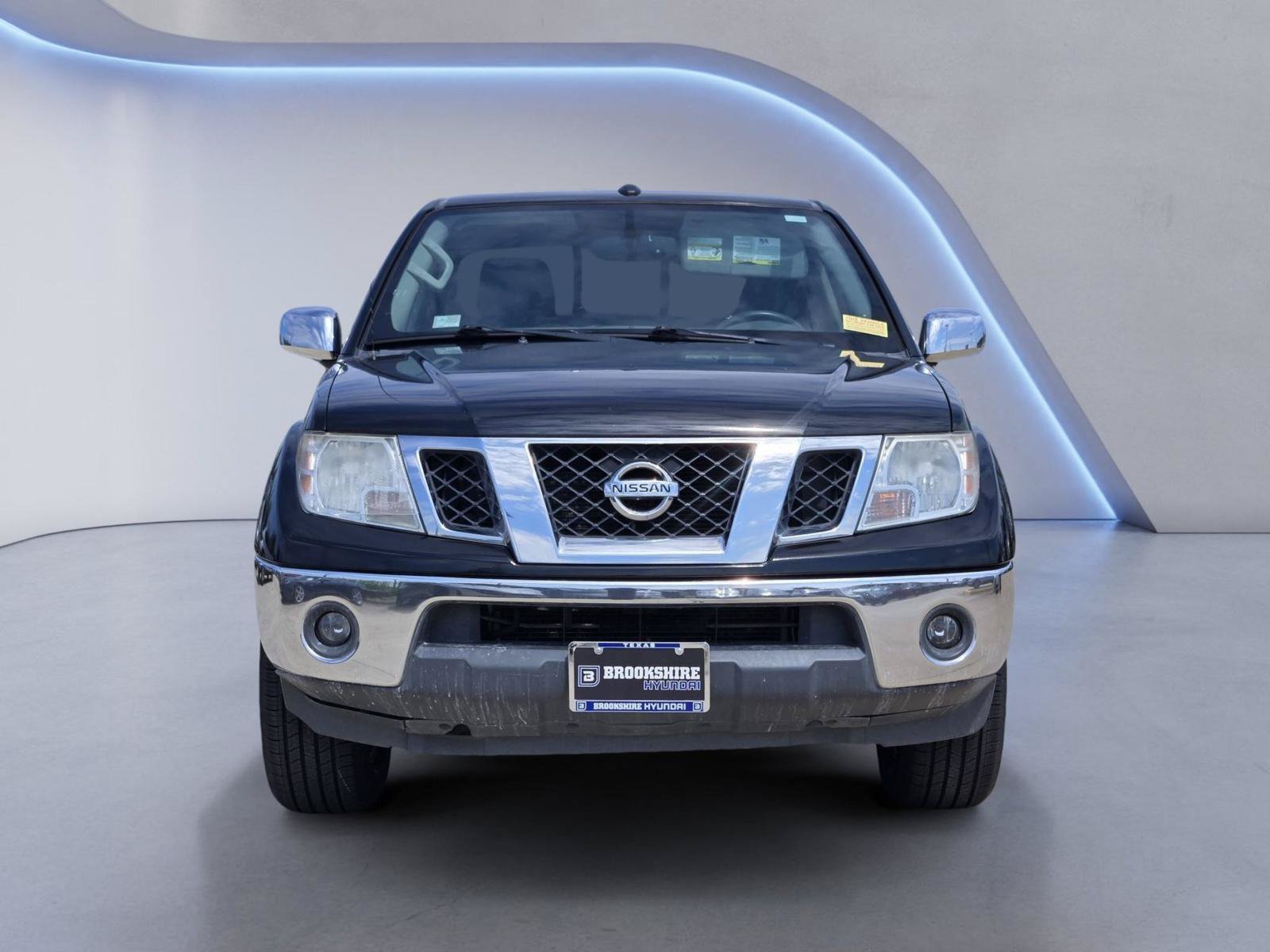 Used 2019 Nissan Frontier SL RWD image 2
