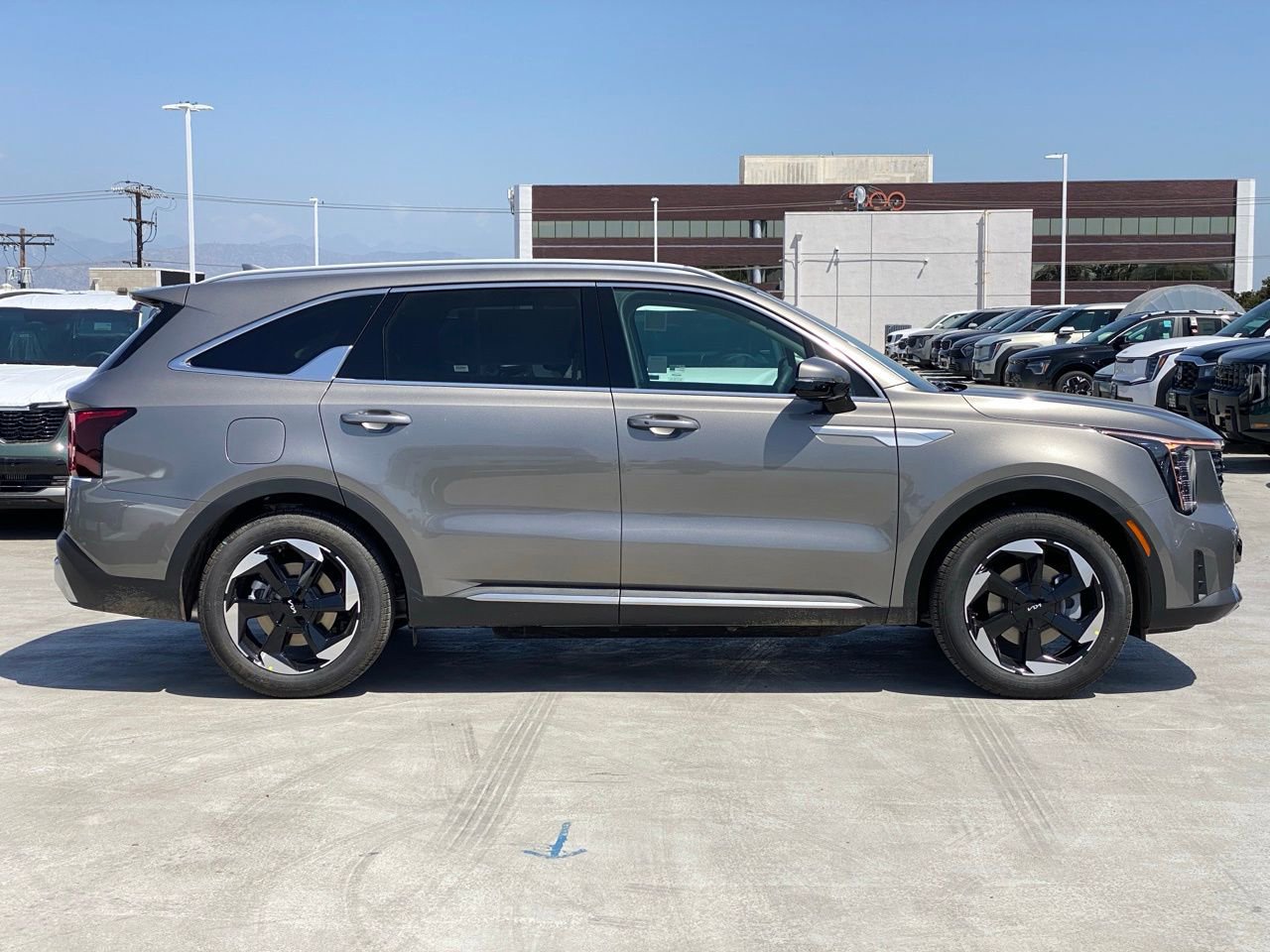 New 2026 Kia Sorento EX AWD/4WD image 2