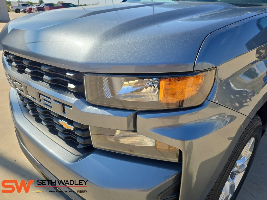 Used 2019 Chevrolet Silverado 1500 Custom w/ Custom Value Package AWD/4WD image 32