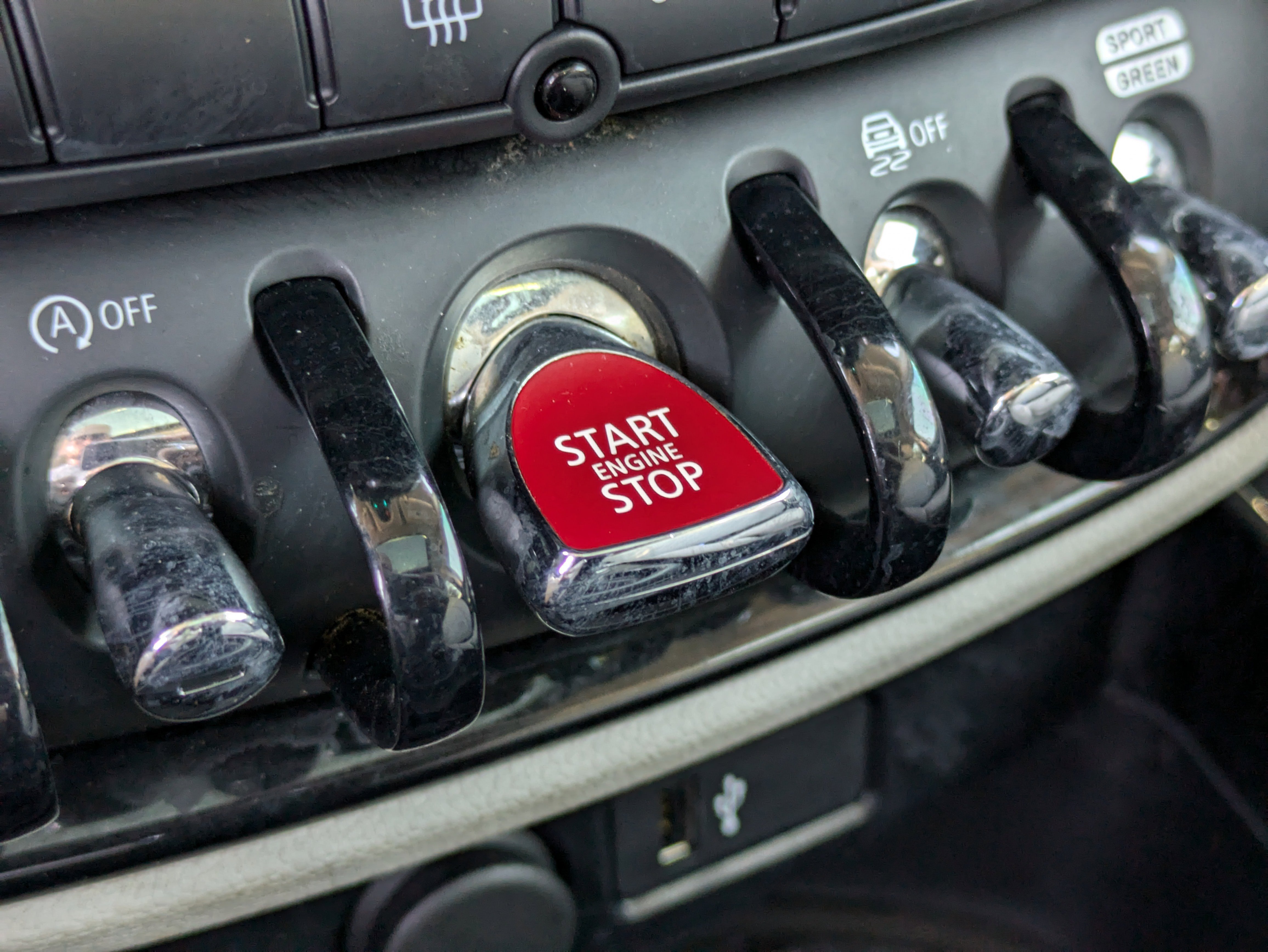 Used 2022 MINI Cooper Clubman S image 29