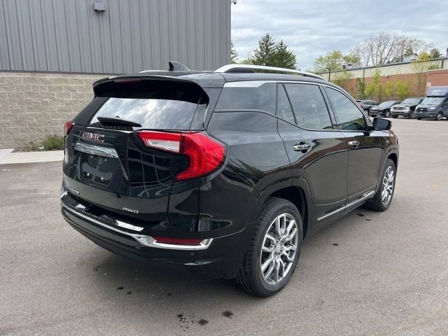 Used 2023 GMC Terrain Denali w/ Denali Premium Package AWD/4WD image 5