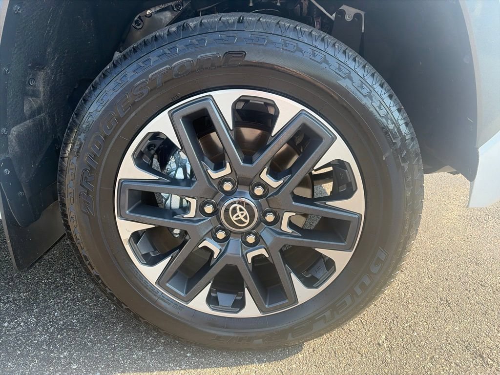Used 2026 Toyota Tundra Limited AWD/4WD image 9