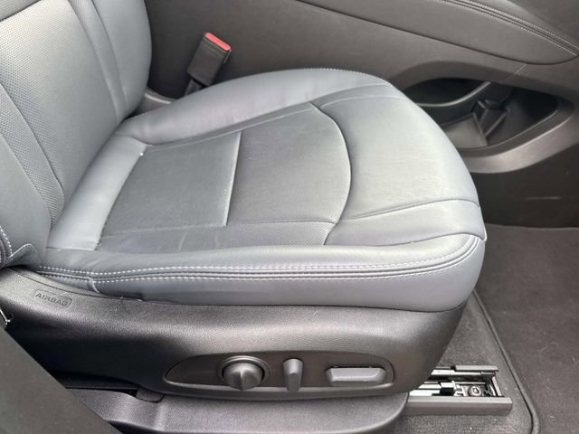Used 2023 Buick Enclave Essence image 14