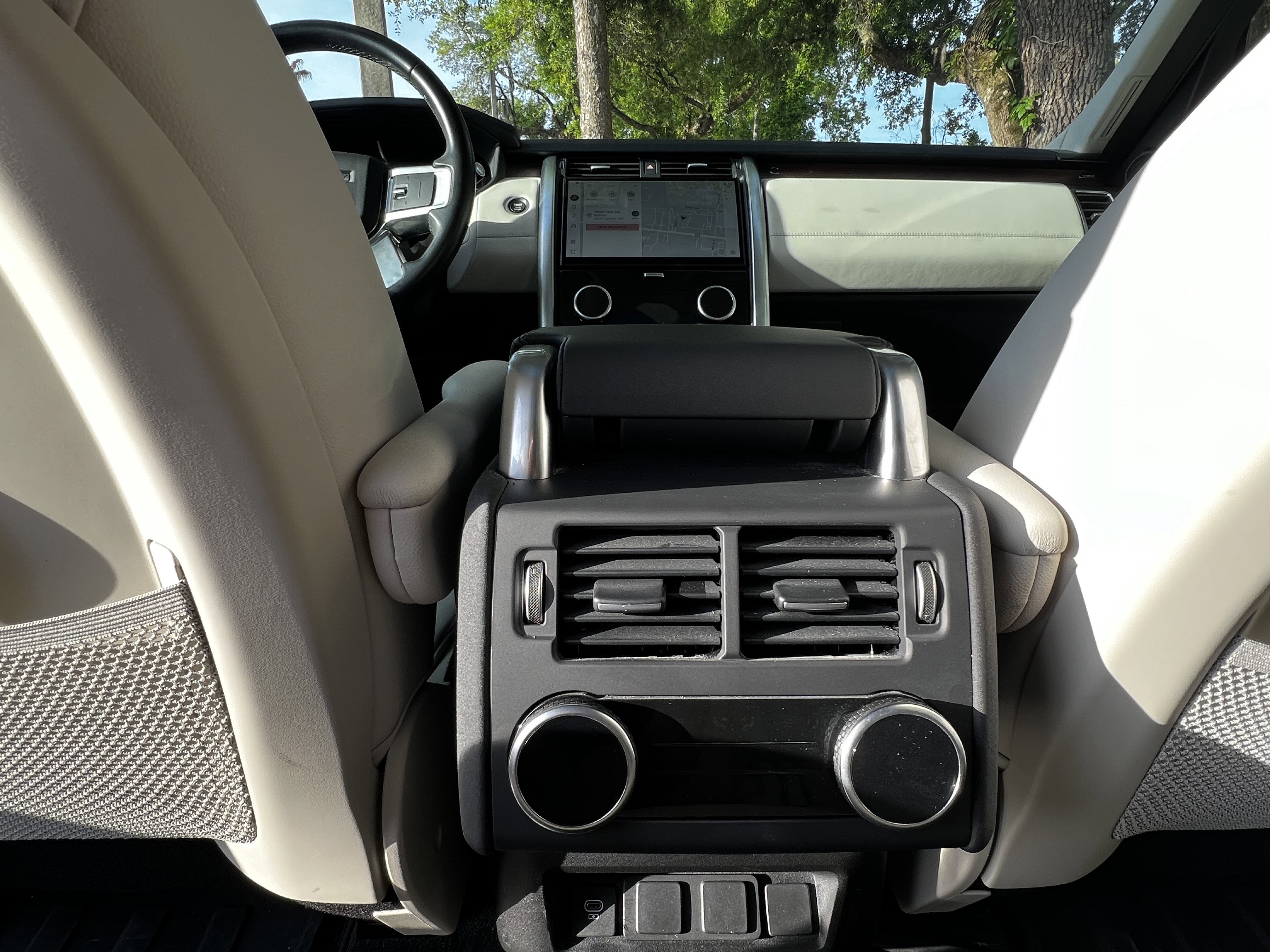 Used 2023 Land Rover Discovery S image 39