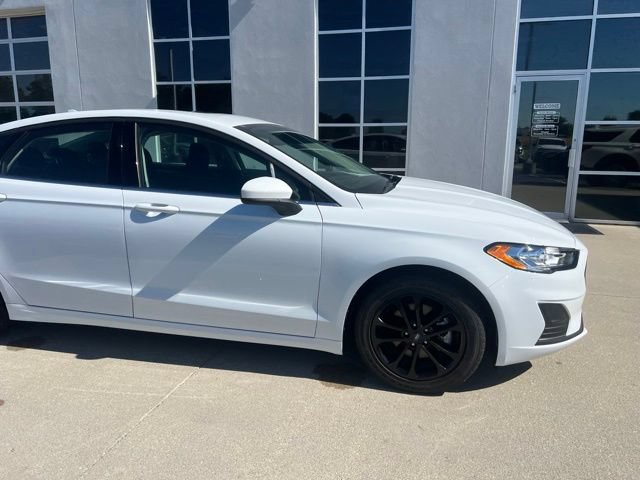 Used 2020 Ford Fusion SE FWD image 8