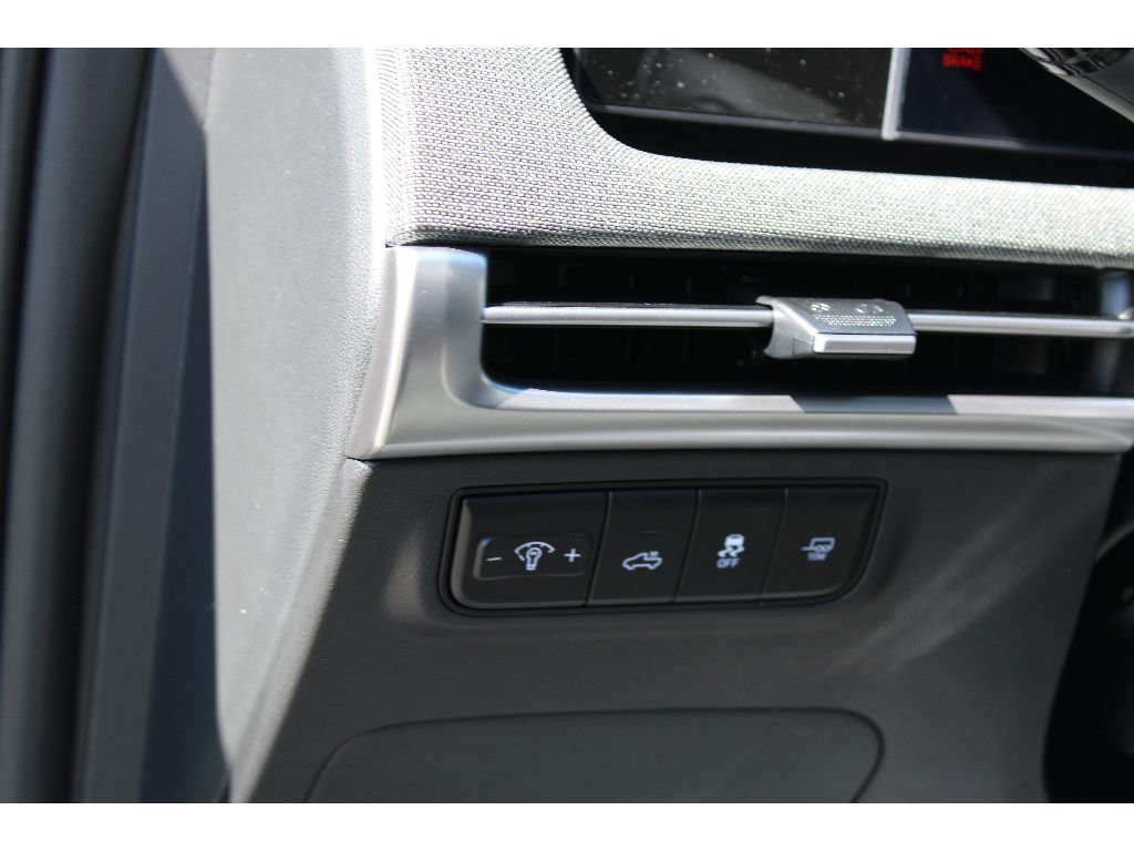 Used 2025 Hyundai Santa Cruz Limited image 20