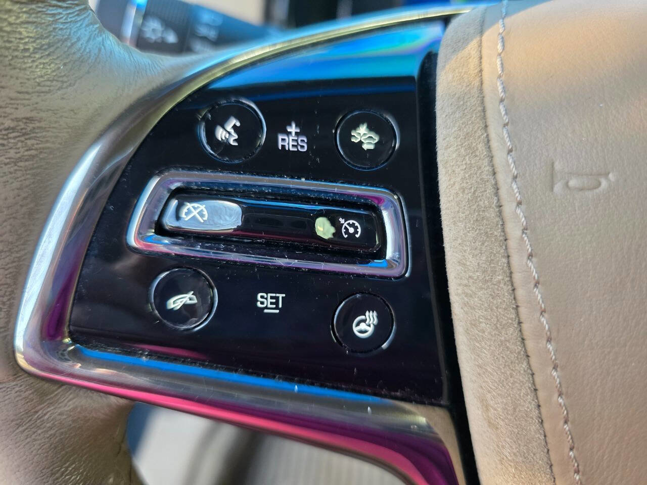 Used 2014 Cadillac ELR Base 2dr Coupe w/ Luxury Package image 20