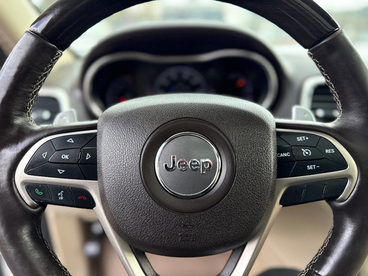 Used 2015 Jeep Grand Cherokee Overland image 41