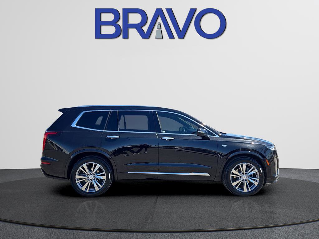 Used 2023 Cadillac XT6 Premium Luxury FWD image 3