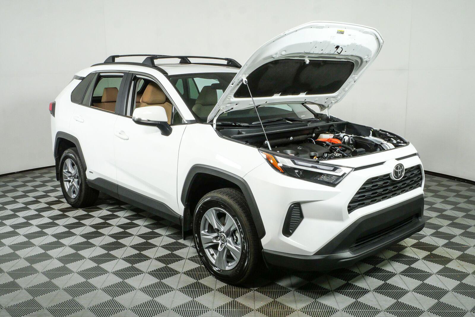 Used 2025 Toyota RAV4 XLE w/ Convenience Package AWD/4WD image 33