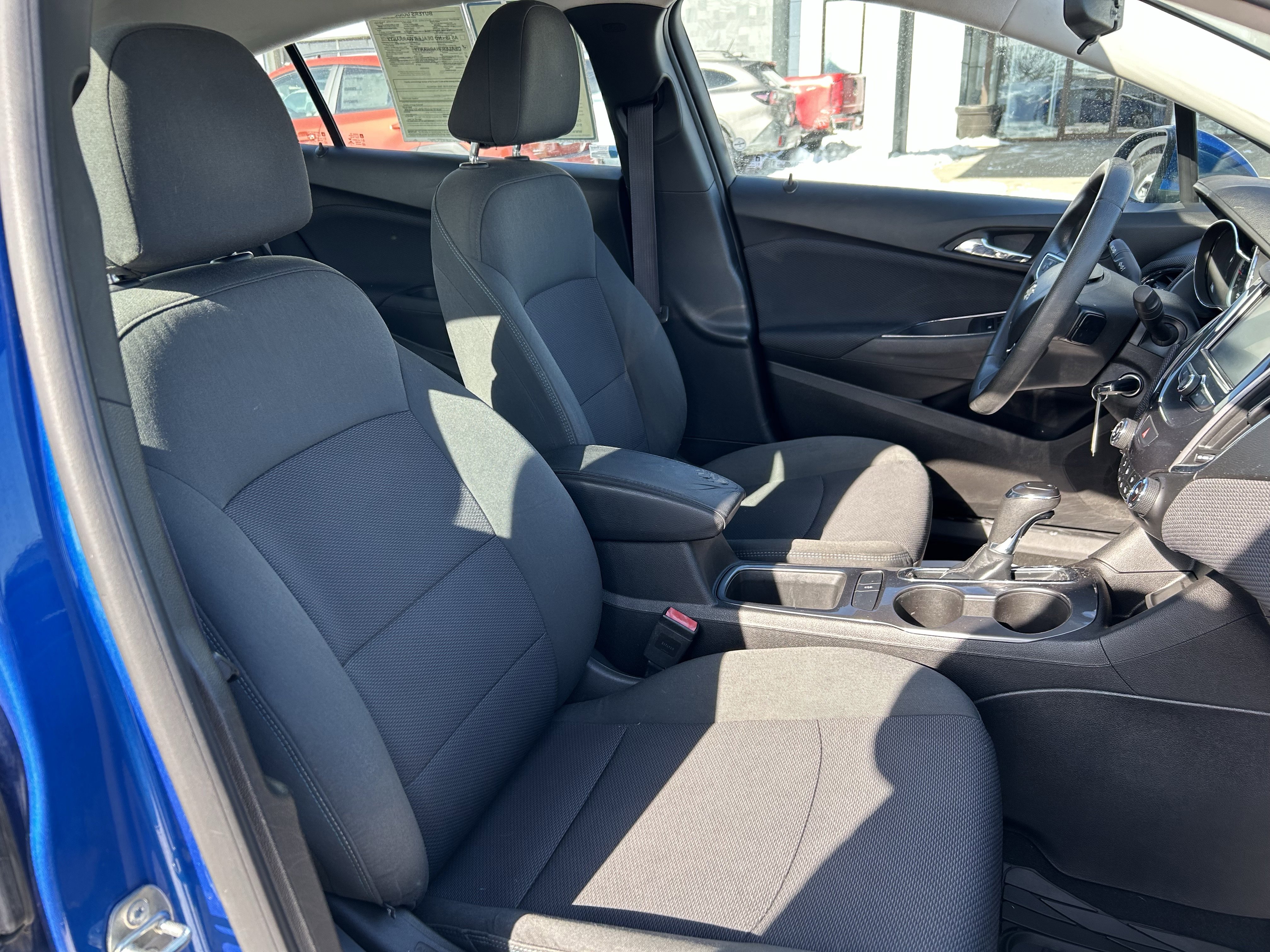 Used 2017 Chevrolet Cruze LT image 21