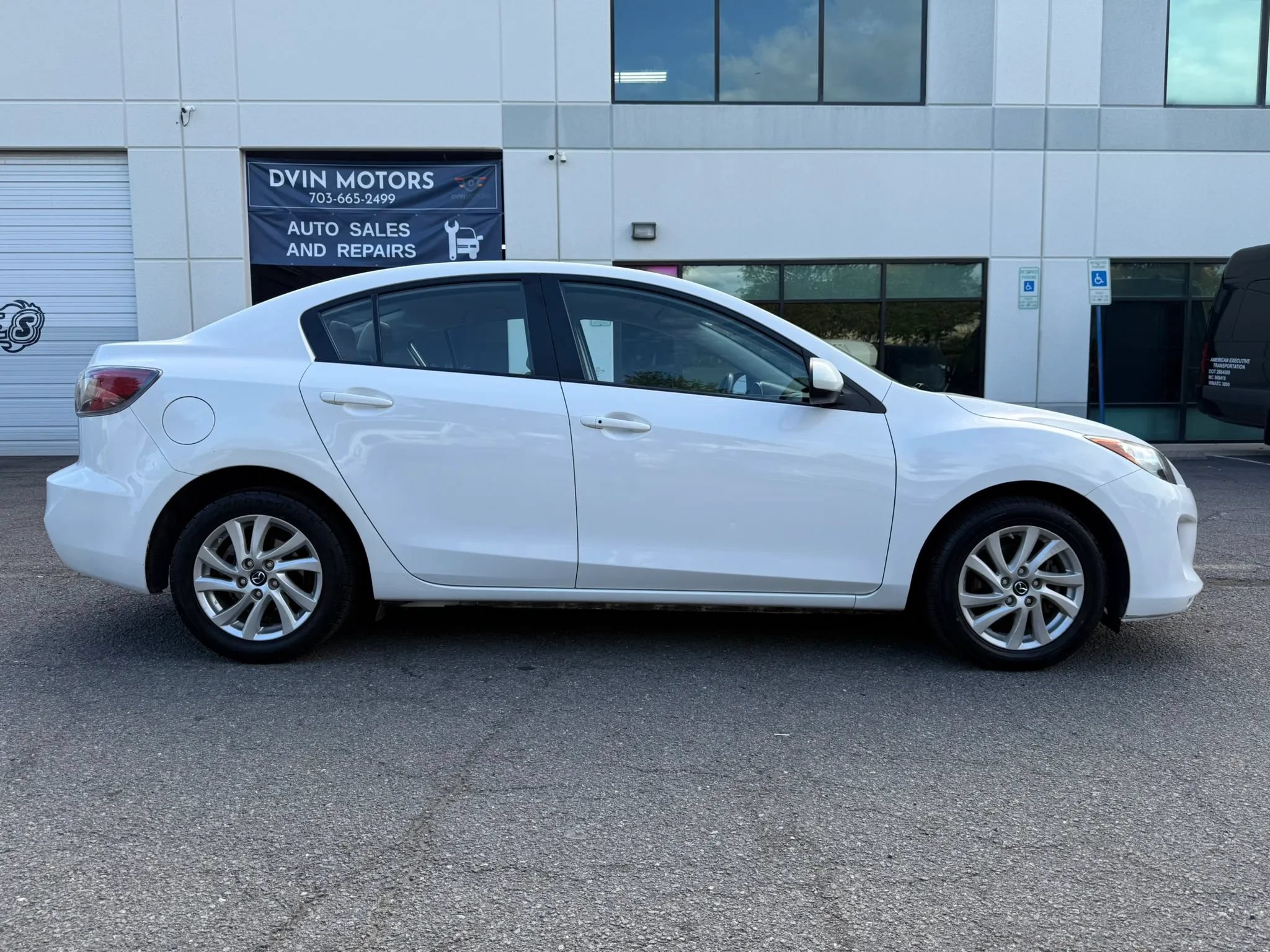 Used 2013 MAZDA MAZDA3 i Touring FWD image 3